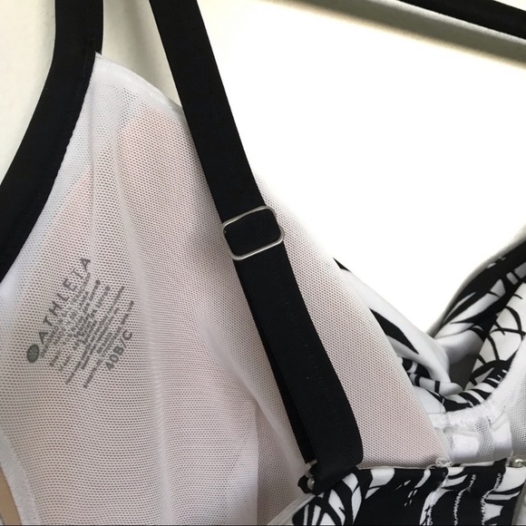 5x$25 NWT Athleta Retro Palm Twist Bikini Top - Picture 14 of 14